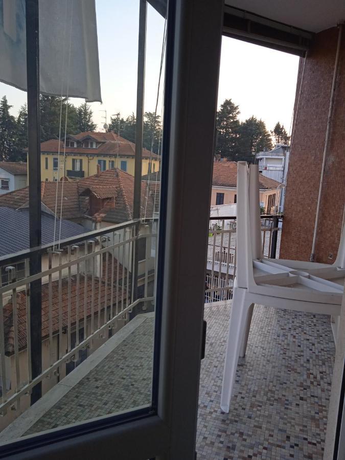 Appartamento Al Lago Da Dany Арона Экстерьер фото
